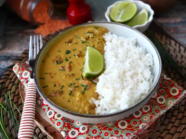 Opskrift Curry med røde linser og kokosmælk: en nem og cremet opskrift