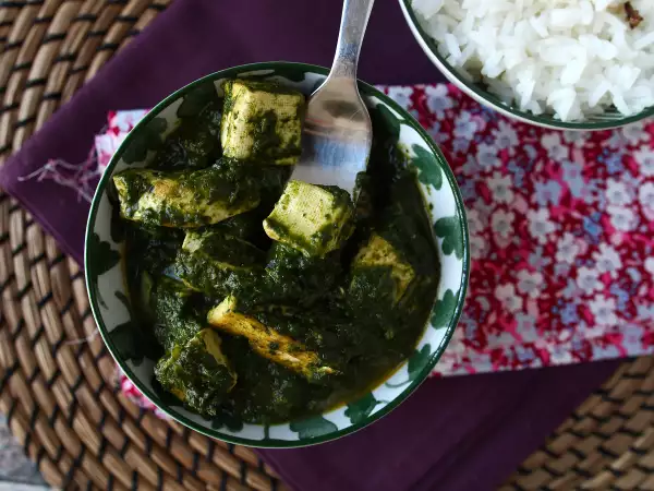Opskrift Palak tofu: indisk karryret med spinat og tofu