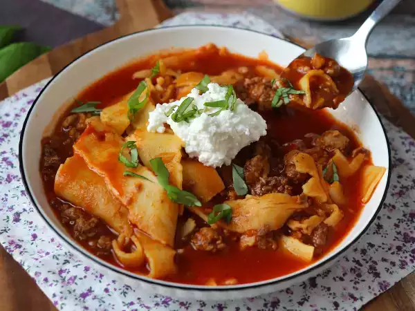Opskrift Lasagnesuppe med kød, ricotta og parmesan