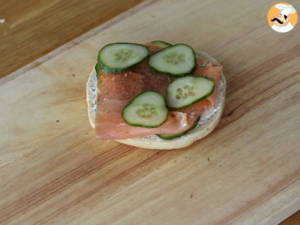 Bagel med laks, agurk og fromage frais - Forberedelse trin 3