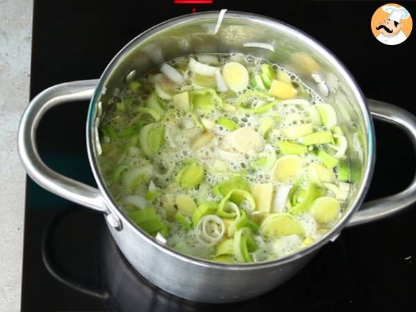 Porre- og kartoffelsuppe med butterdej - Forberedelse trin 3