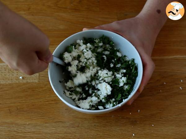 Tyrkiske pandekager fyldt med feta, citron og persille - Gözleme - Forberedelse trin 4