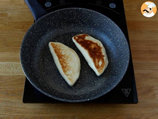 Tyrkiske pandekager fyldt med feta, citron og persille - Gözleme - Forberedelse trin 8