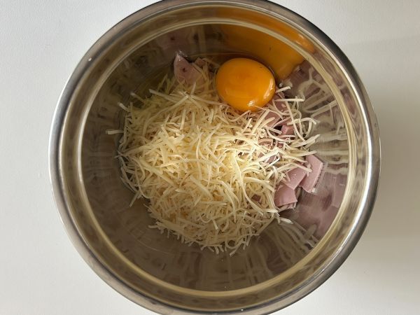 Gratin af skinke- og ostepasta i airfryeren - Forberedelse trin 1