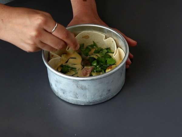 En quiche uden wienerbrød med tortilla? Det er muligt! En let opskrift, der er perfekt til sommeren! - Forberedelse trin 5