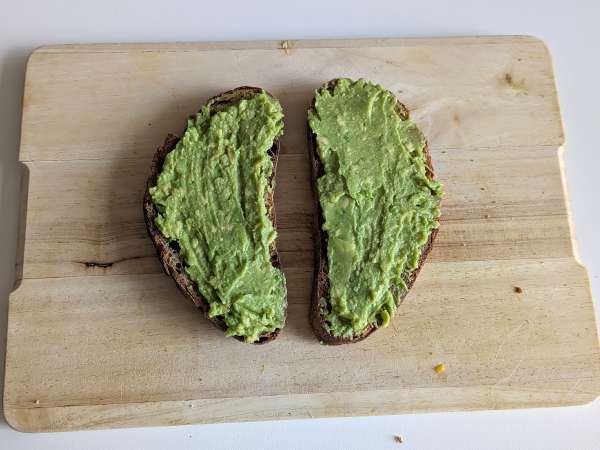Avocado toast med mango og lime: en frisk, hurtig og velsmagende opskrift - Forberedelse trin 3