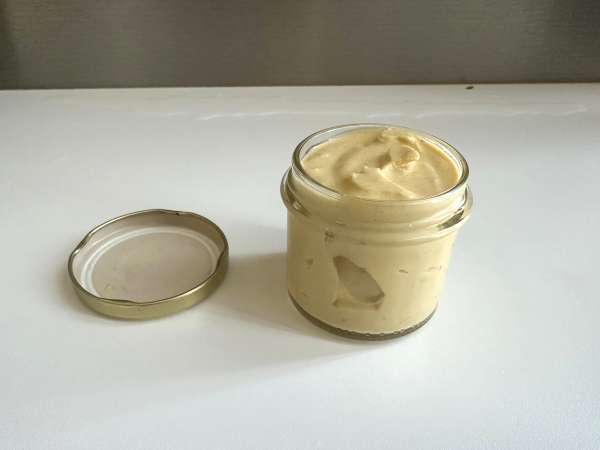 Mayonnaise med kogt ægprotein: let, velsmagende og oliefri - Forberedelse trin 4