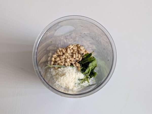 Frisk og cremet rucola-pesto på 5 minutter - Forberedelse trin 1