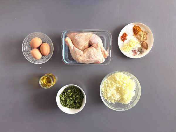 Traditionelt marokkansk wienerbrød med murstensdej, kylling og krydderier - Forberedelse trin 1