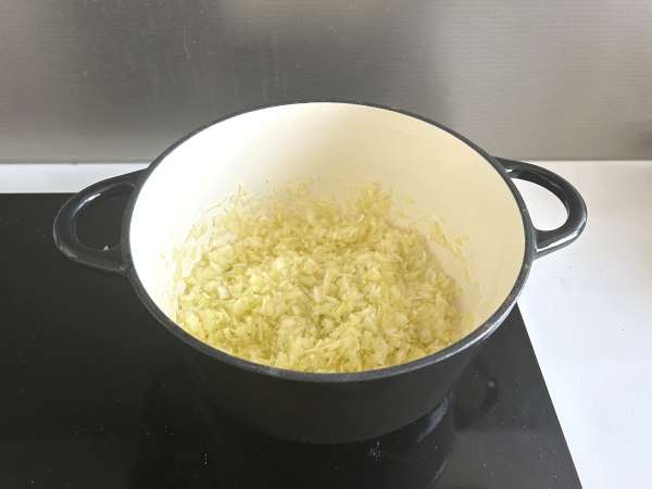 Traditionelt marokkansk wienerbrød med murstensdej, kylling og krydderier - Forberedelse trin 2