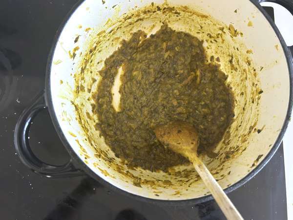 Traditionelt marokkansk wienerbrød med murstensdej, kylling og krydderier - Forberedelse trin 5