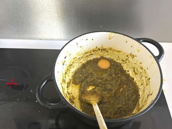 Traditionelt marokkansk wienerbrød med murstensdej, kylling og krydderier - Forberedelse trin 6