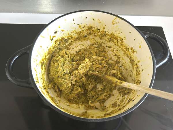 Traditionelt marokkansk wienerbrød med murstensdej, kylling og krydderier - Forberedelse trin 8