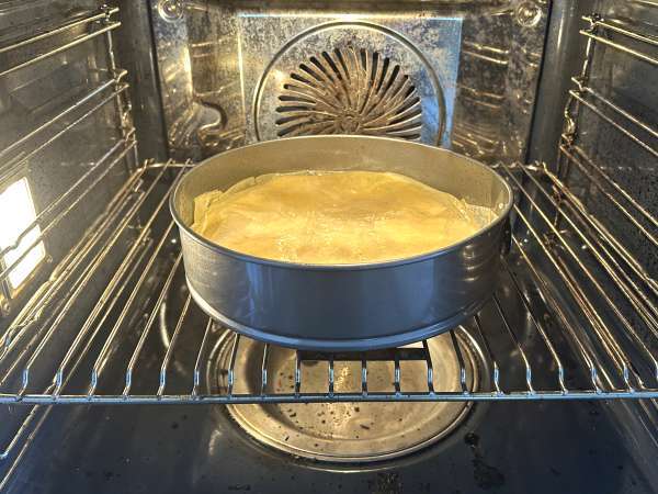 Traditionelt marokkansk wienerbrød med murstensdej, kylling og krydderier - Forberedelse trin 15