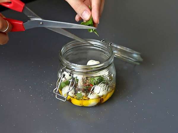 Marinerede mozzarellakugler til en aperitif eller salat! - Forberedelse trin 2