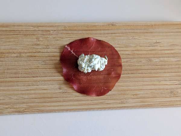 Tortelloni di bresaola fyldt med rucola og ricottaost: velsmagende og klar på 10 minutter! - Forberedelse trin 4