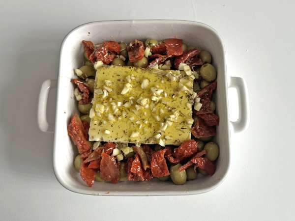 Bagt feta med tørrede tomater og oliven, middelhavsstil - Forberedelse trin 3