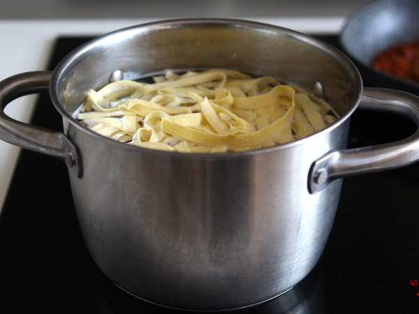 Pasta med bolognesesauce - tagliatelle al ragù alla bolognese - Forberedelse trin 7