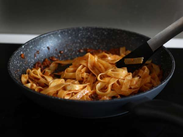 Pasta med bolognesesauce - tagliatelle al ragù alla bolognese - Forberedelse trin 8