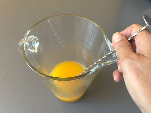 Agua de Valencia, en middelhavscocktail med cava og appelsin, som du kan lave derhjemme. - Forberedelse trin 3