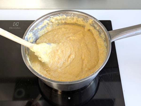 Perfekt cremet polenta: nem opskrift på en blød og velsmagende ret - Forberedelse trin 3