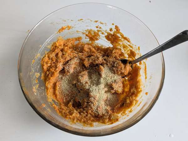 Græskarfarsbrød med champignon og seig scamorza-ost: velsmagende og nem opskrift på bagværk - Forberedelse trin 6
