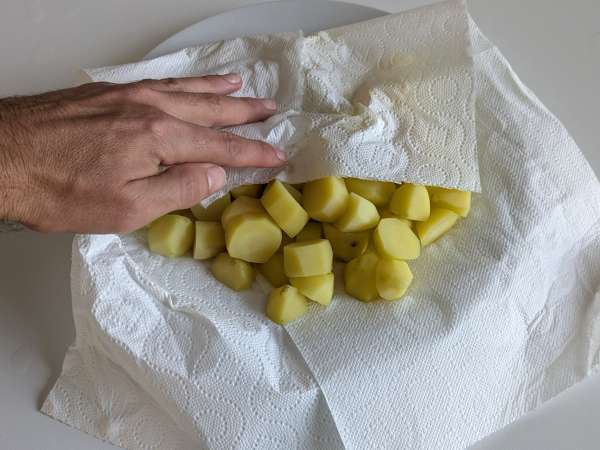 Cremebagte cacio e pepe-kartofler: det nemme tilbehør, der driver alle til vanvid! - Forberedelse trin 3