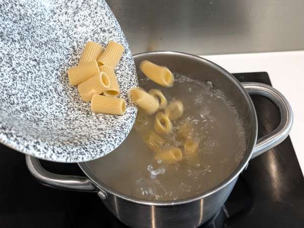 Pasta al forno ai funghi: den perfekte cremede og trevlede opskrift til efteråret - Forberedelse trin 5