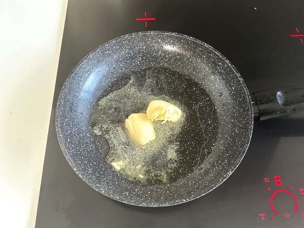 Confiterede løg: enkle, elegante og perfekte til kød og ost - Forberedelse trin 2