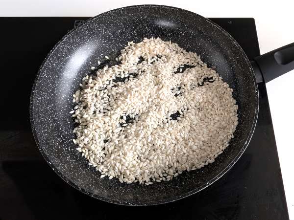 Risotto med lime og pink peber: elegant vegetarisk opskrift til særlige middage - Forberedelse trin 2