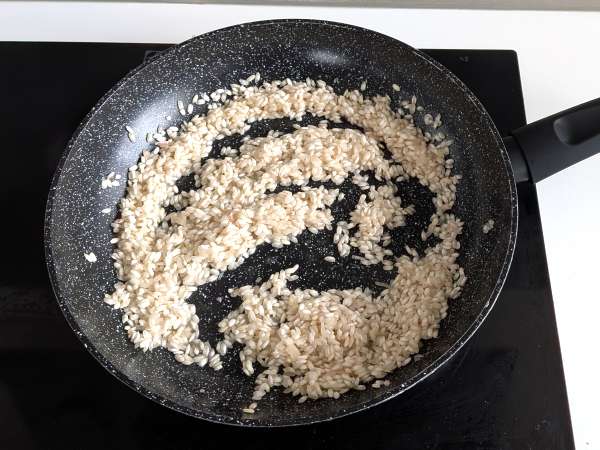 Risotto med lime og pink peber: elegant vegetarisk opskrift til særlige middage - Forberedelse trin 3