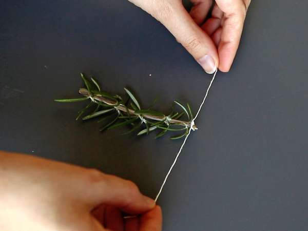 Cocktail med et snedækket grantræ indeni - Forberedelse trin 2