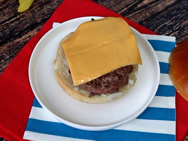 Cheeseburger, den berømte burger, som alle elsker! - Forberedelse trin 4