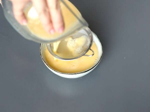 Kinesiske dampede æg: den kinesiske opskrift på dampede silkebløde æg med kun to ingredienser! - Forberedelse trin 2