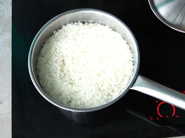 Onigiri med æggeblommer konserveret i sojasauce - Forberedelse trin 3