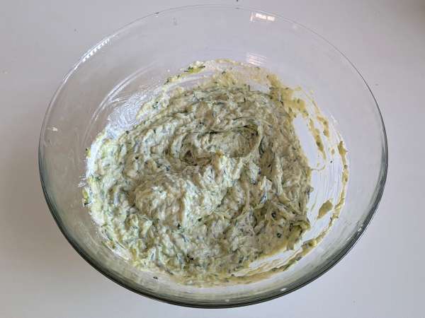 Conchiglioni fyldt med ricotta, courgetter og citron: cremet og gratineret i ovnen - Forberedelse trin 5