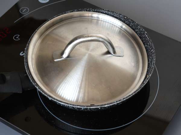 Spejlæg med honning og mozzarella, den søde, salte og krydrede ekspresmorgenmad! - Forberedelse trin 3