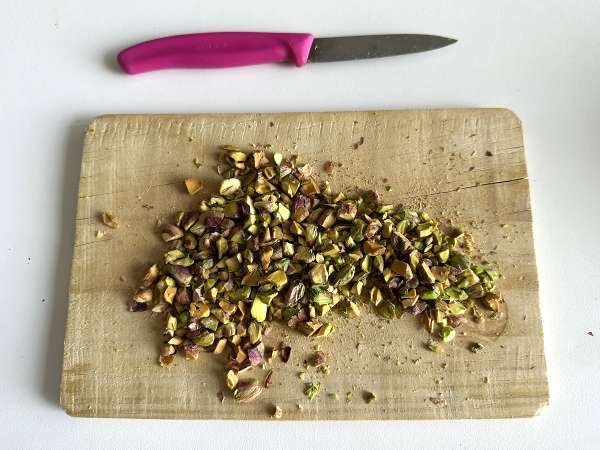 Ultrafugtig kage med pistacie, lime og courgette - Forberedelse trin 2