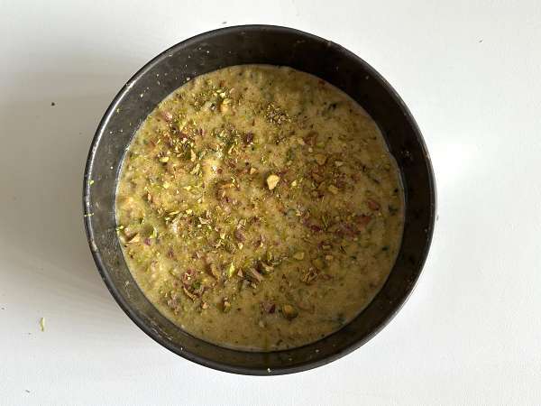 Ultrafugtig kage med pistacie, lime og courgette - Forberedelse trin 7