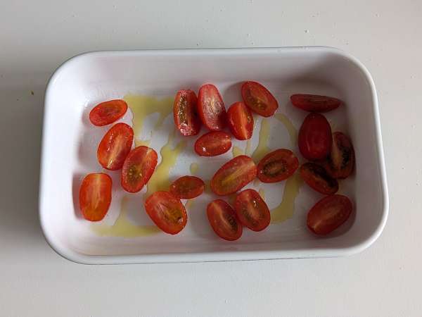 Brødkurve med mozzarella, cherrytomater og sorte oliven - Forberedelse trin 1