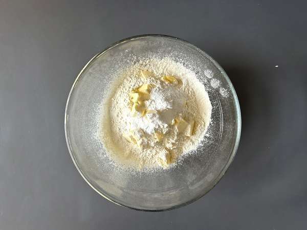 Strawberry shortcake, den amerikanske jordbærkage med fløde, der aldrig slår fejl - Forberedelse trin 2