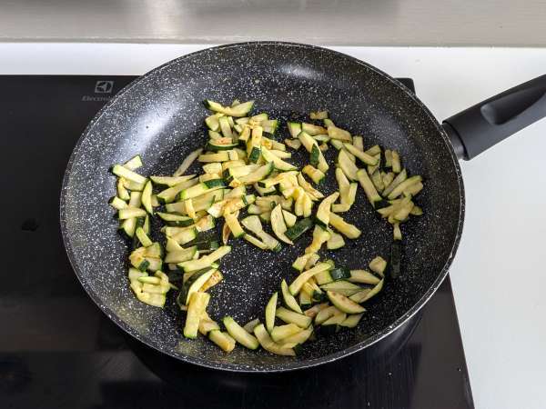 Courgette Carbonara: den vegetariske opskrift, der er nem at lave - Forberedelse trin 3