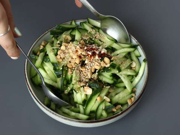 Krydret agurkesalat med peanuts - Forberedelse trin 8