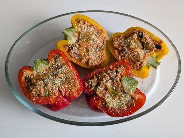 Bagt vegetarisk fyldt peberfrugt: den nemme og velsmagende opskrift med grøntsager og mozzarellaost - Forberedelse trin 7