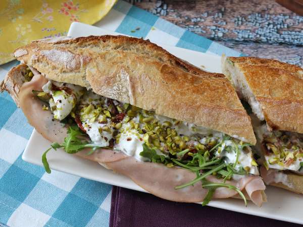 Italiensk gourmetsandwich med mortadella og burrataost - Forberedelse trin 7