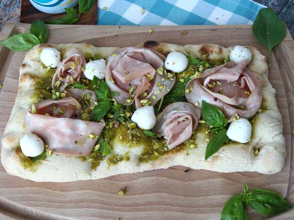 Pinsa med pesto og mortadella, klar på 10 minutter! - Forberedelse trin 7