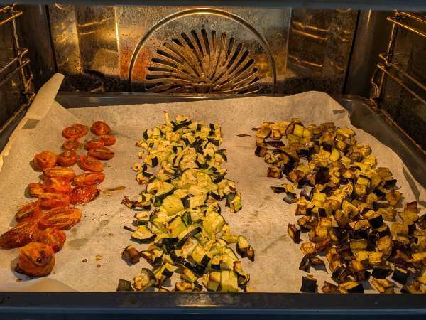 Cremet spelt-salat med courgetter, auberginer og cherrytomater - Forberedelse trin 3