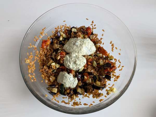 Cremet spelt-salat med courgetter, auberginer og cherrytomater - Forberedelse trin 6
