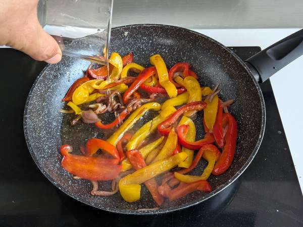 Pasta med peberfrugter og mynte: cremet og duftende - Forberedelse trin 3