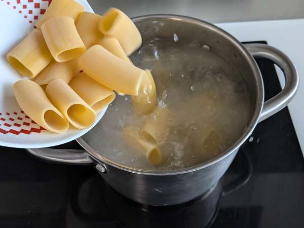 Pasta med peberfrugter og mynte: cremet og duftende - Forberedelse trin 6